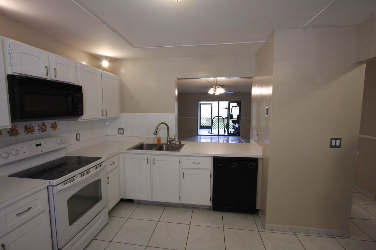 2307 Lakeview Drive - Photo 1