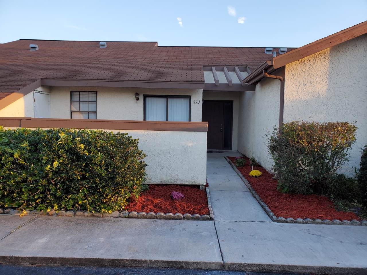 573 Tamworth Street - Photo 1
