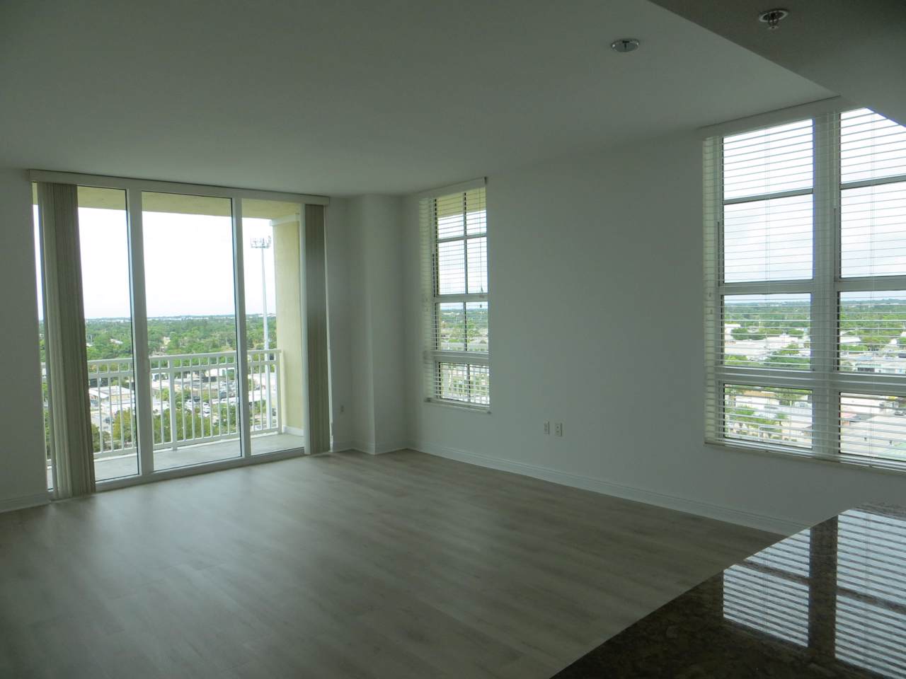 350 Federal Highway - Photo 1