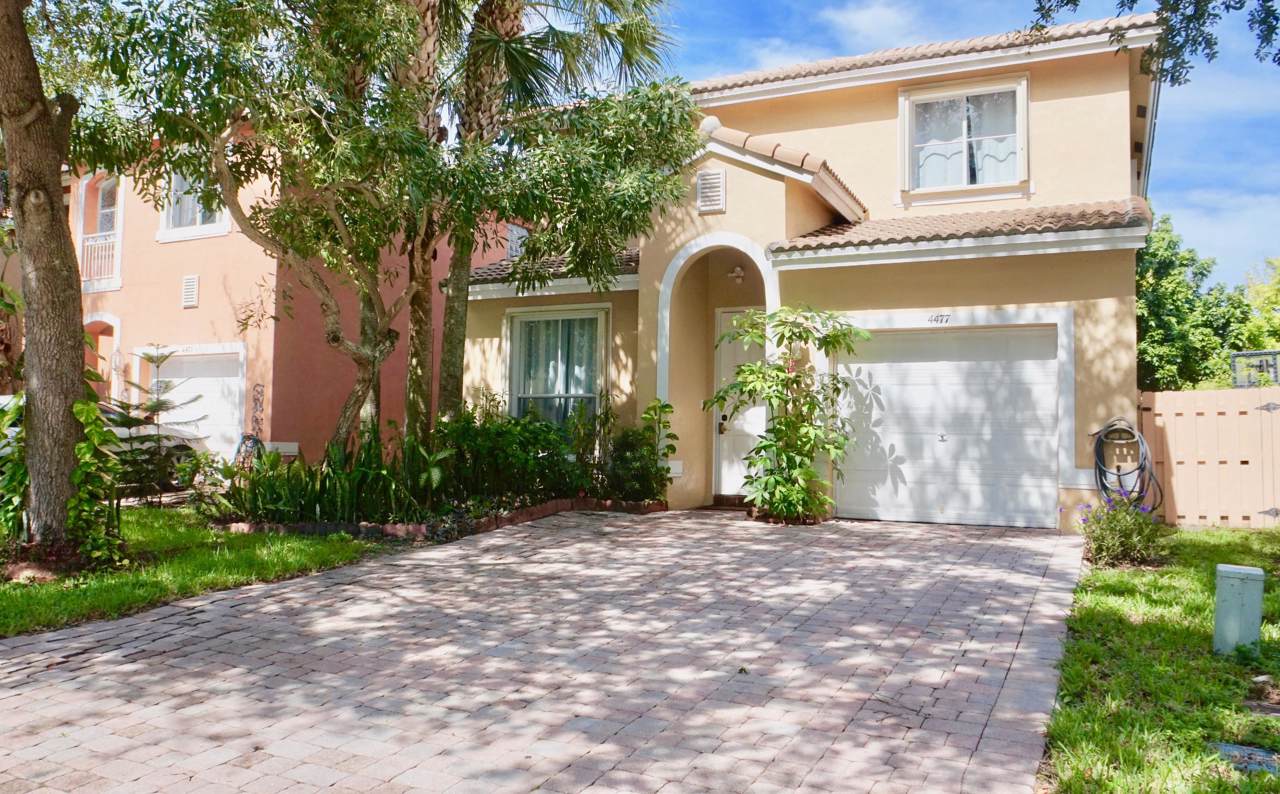 4477 Lake Lucerne Circle - Photo 1