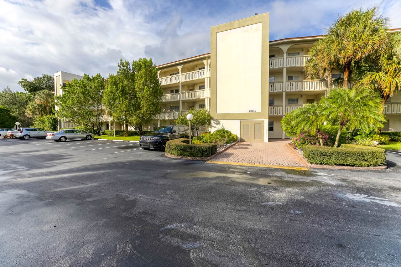 1502 Cayman Way - Photo 1