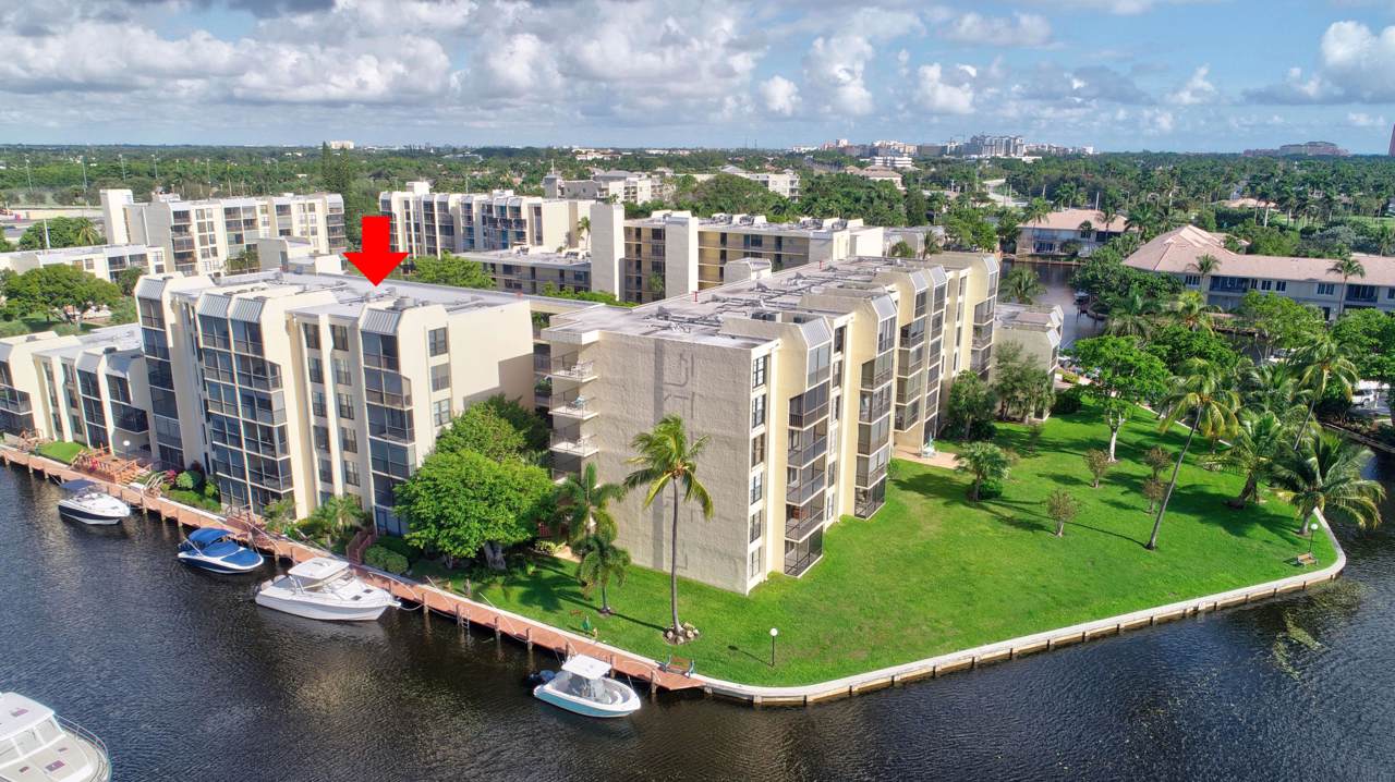 8 Royal Palm Way - Photo 1