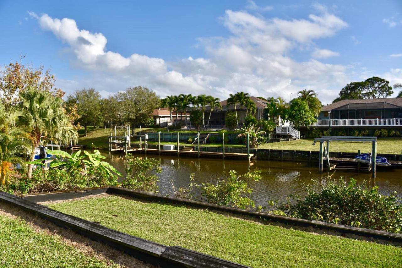 142 Surfside Avenue - Photo 1