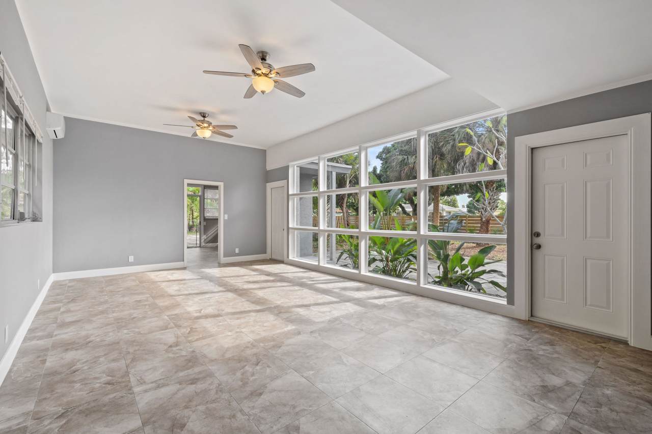 821 Forest Hill Boulevard - Photo 1