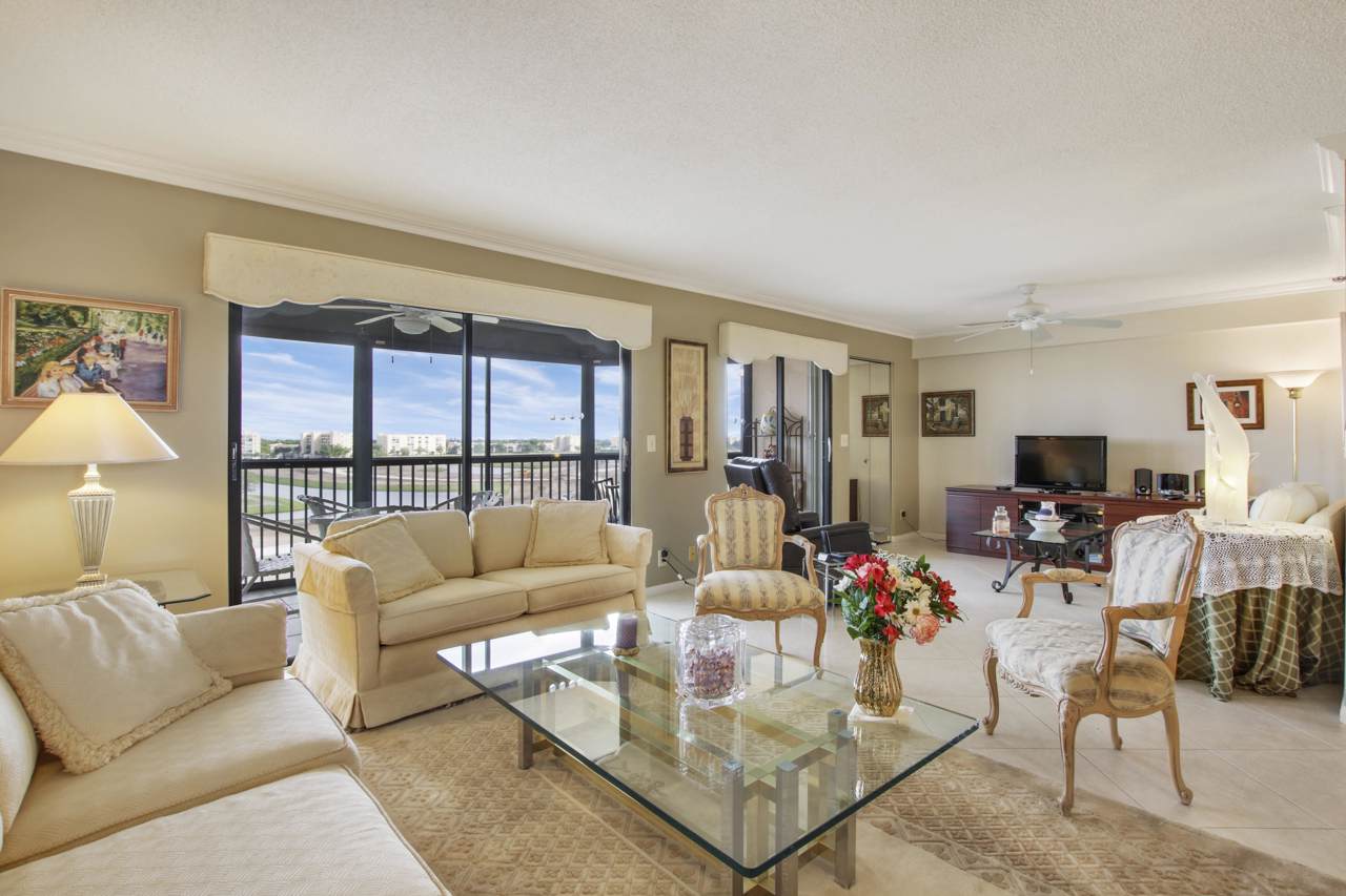 7370 Oriole Boulevard - Photo 1
