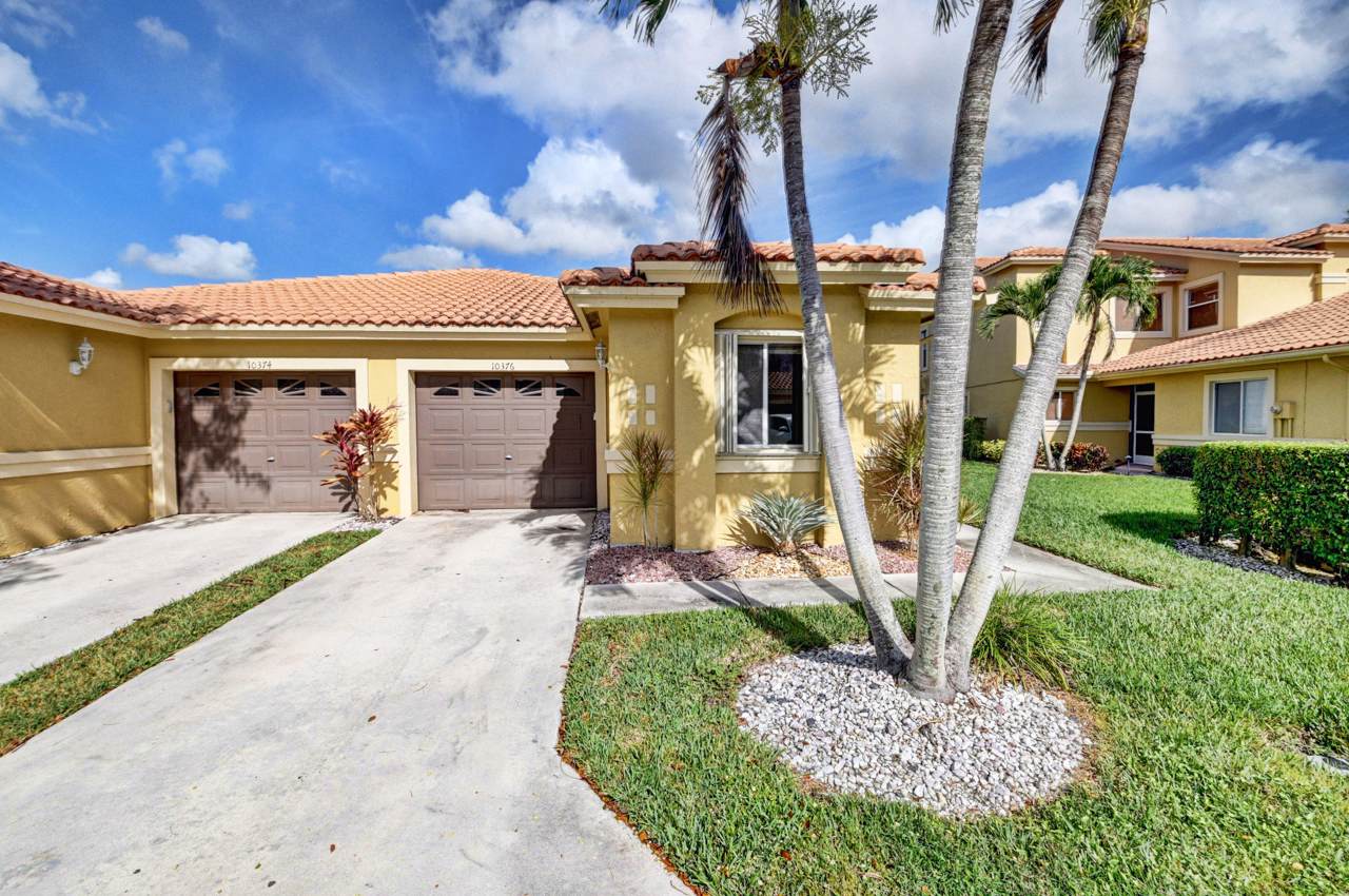 10376 Lake Vista Circle - Photo 1