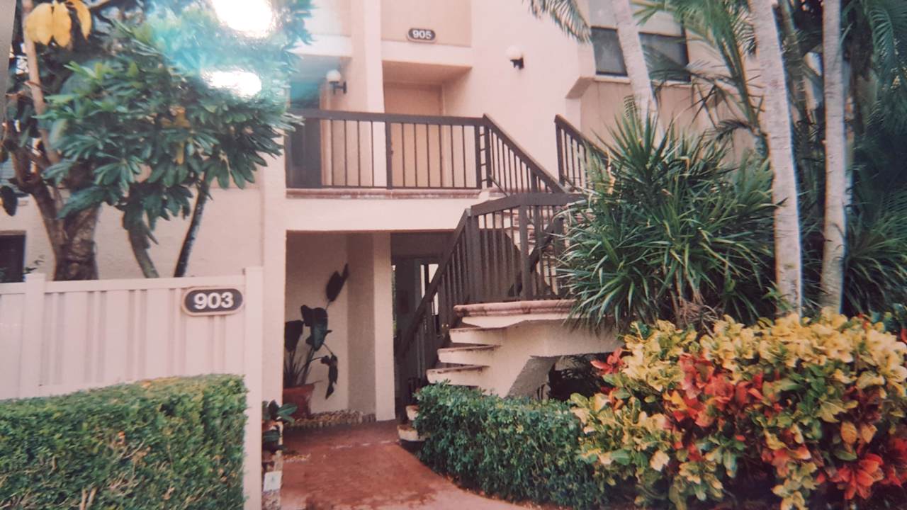 903 Bridgewood Place - Photo 1