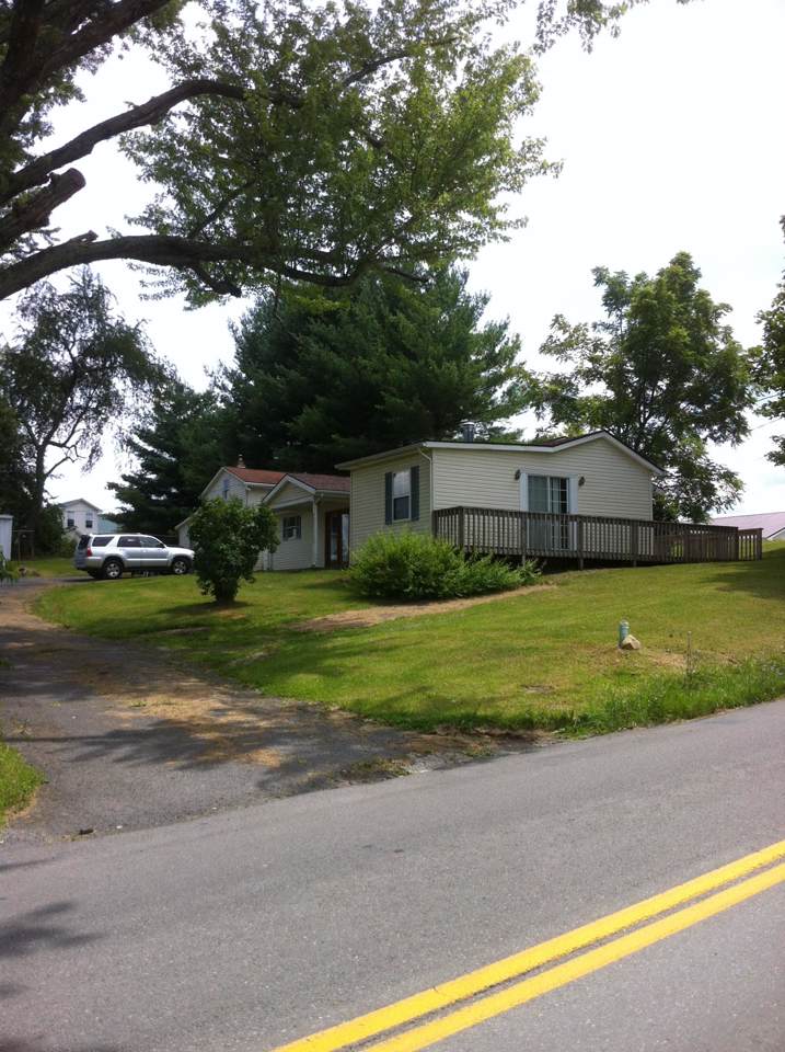 3162/3164 Houfnaggle Rd. - Photo 1