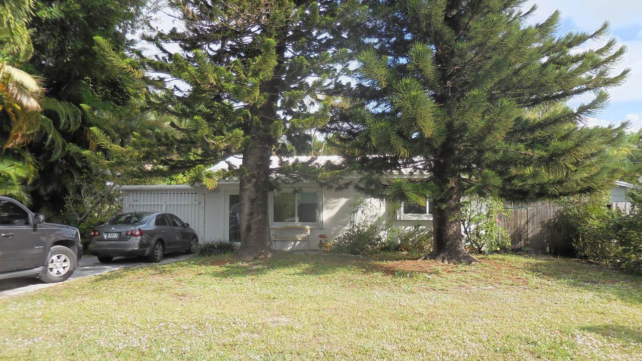4536 25 Avenue - Photo 1