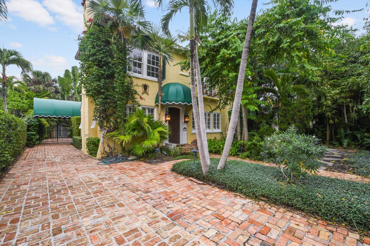 213 Sunset Road - Photo 1