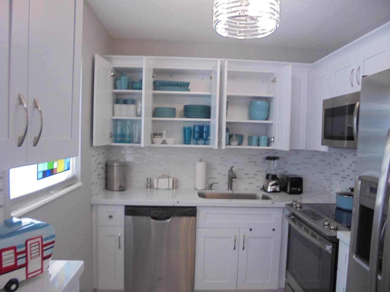 585 Mansfield N - Photo 1