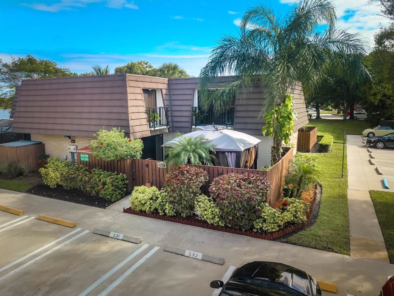 7813 78th Way - Photo 1
