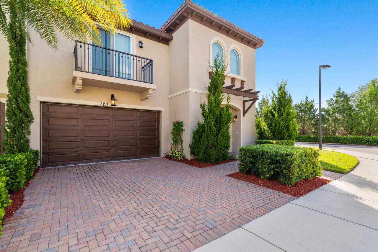 123 Diamante Way - Photo 1