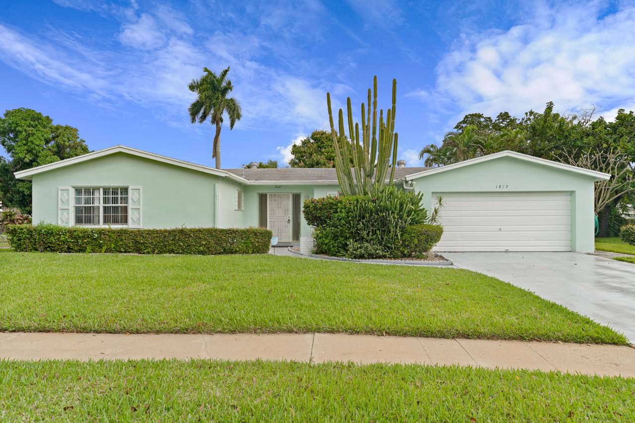 1827 Pinehurst Drive - Photo 1