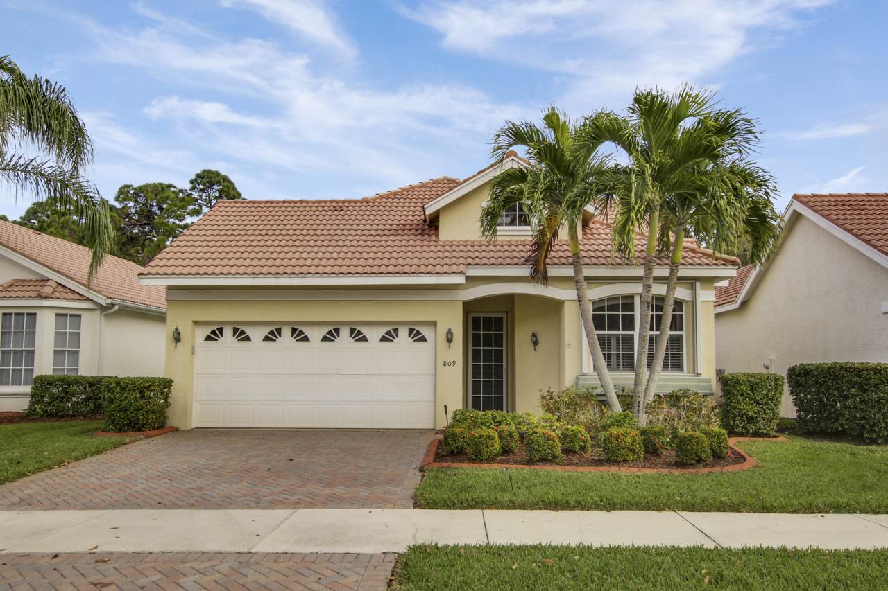 809 Saint Andrews Cove - Photo 1