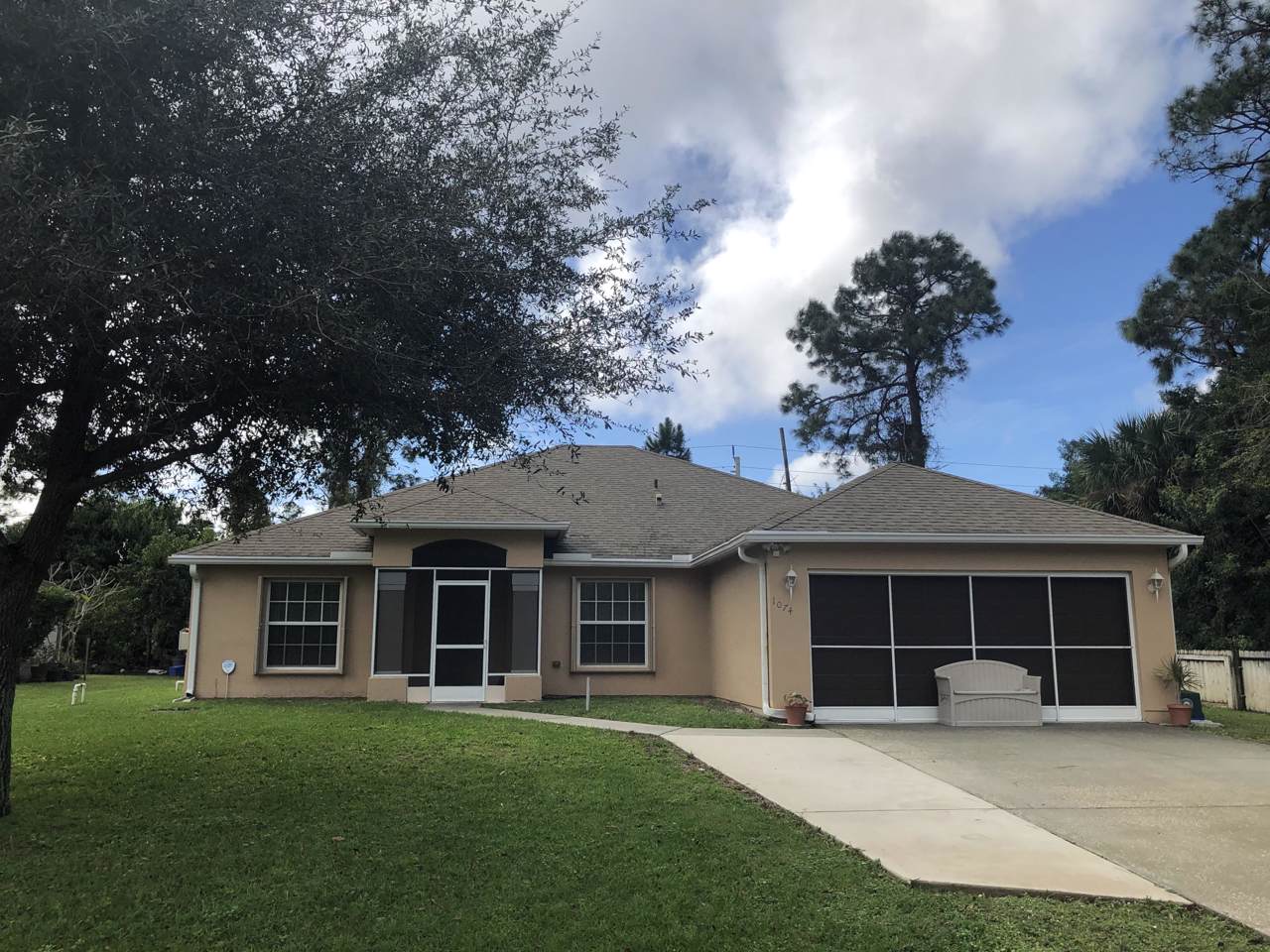 1074 Eureka Avenue - Photo 1