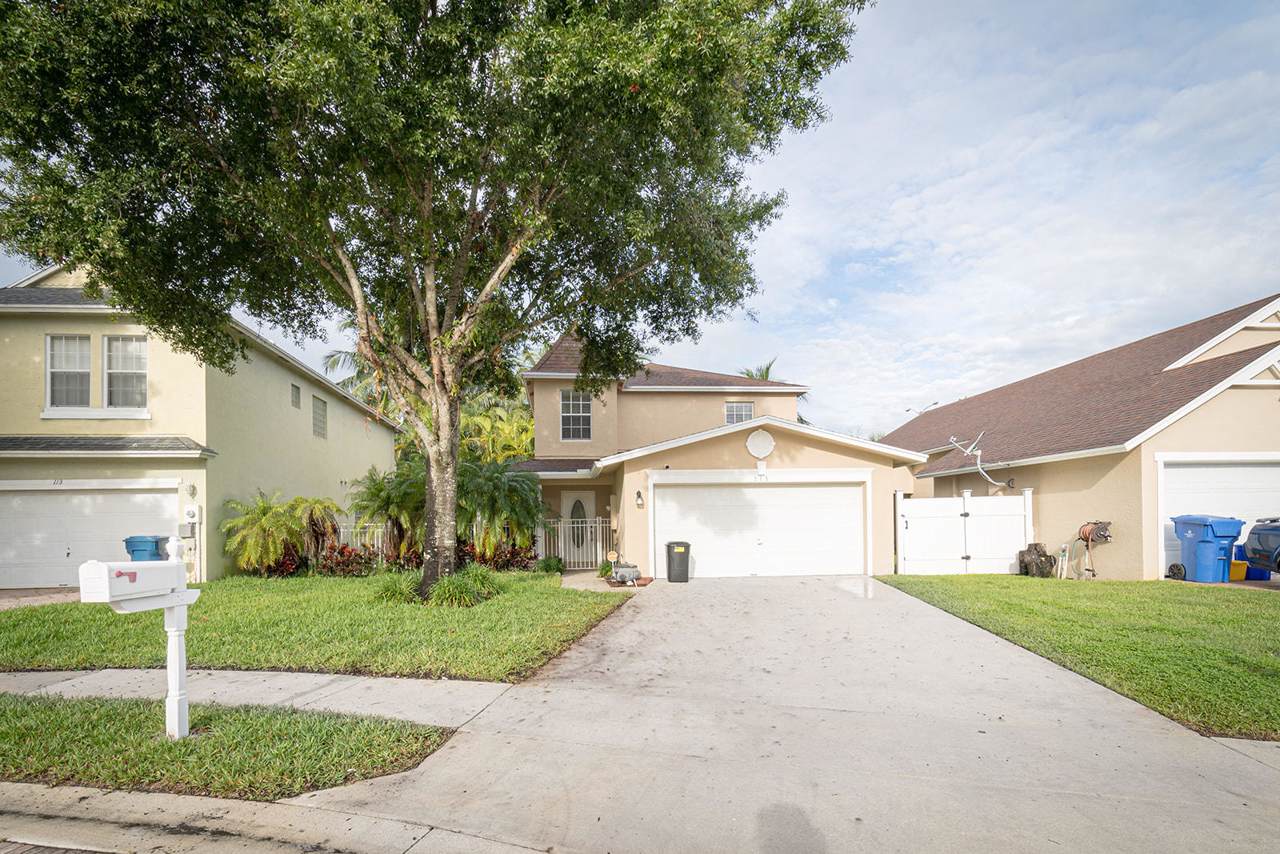 115 Country Club Way - Photo 1