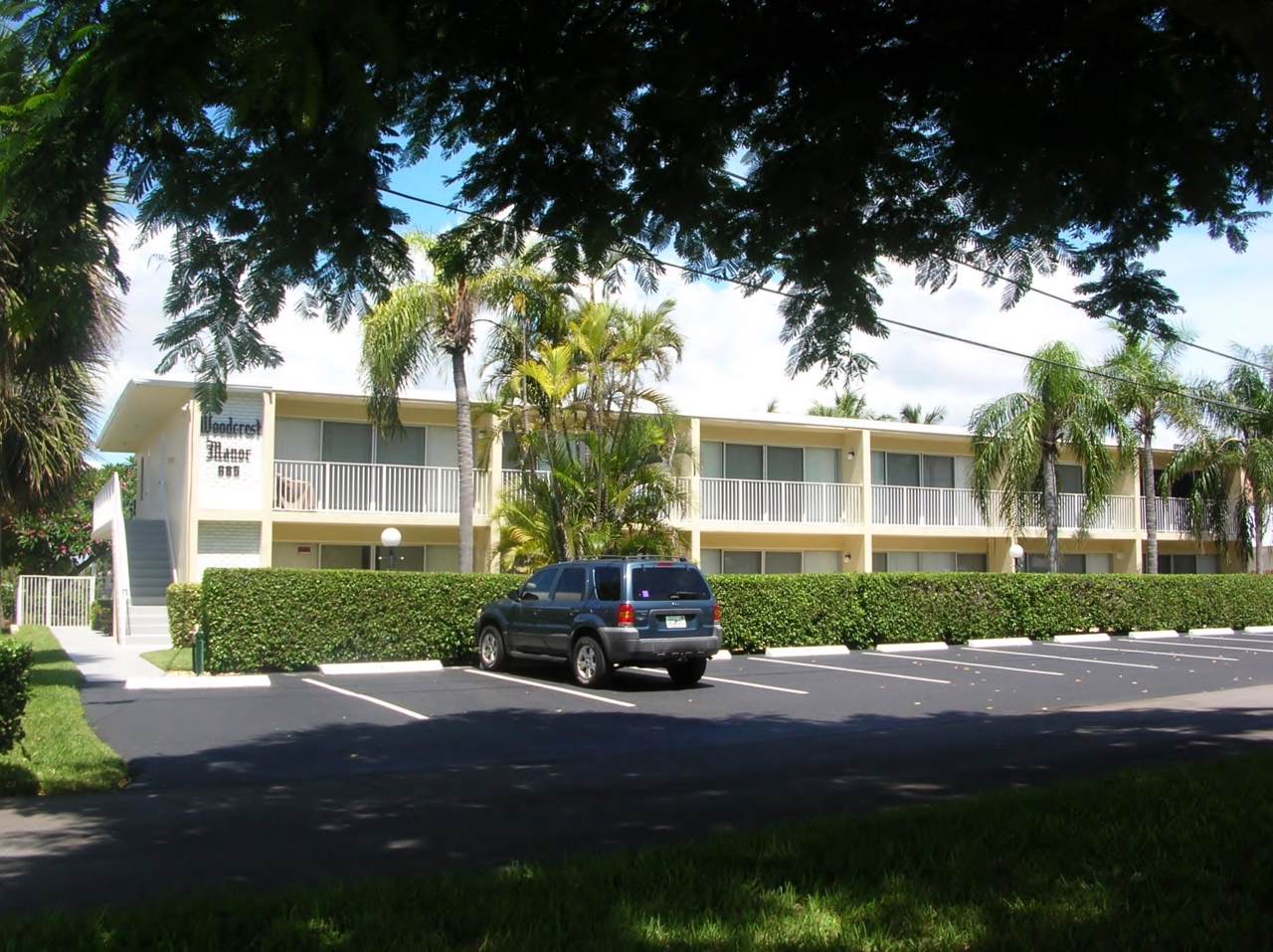 885 19 Avenue - Photo 1