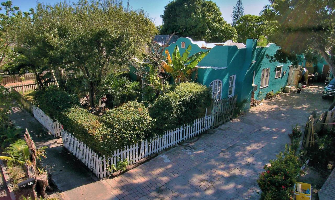 624 32 Street - Photo 1