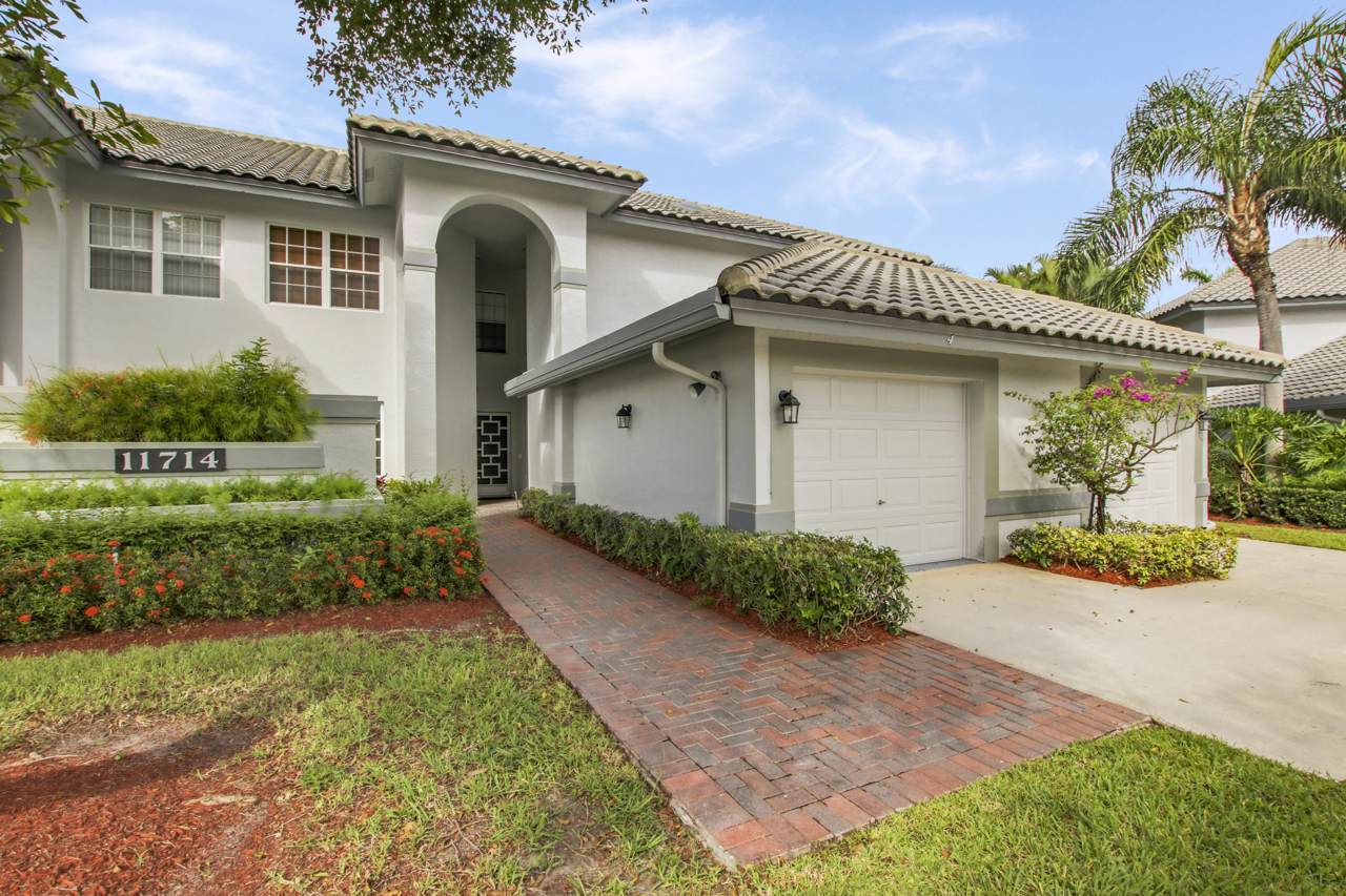 11714 Briarwood Circle - Photo 1