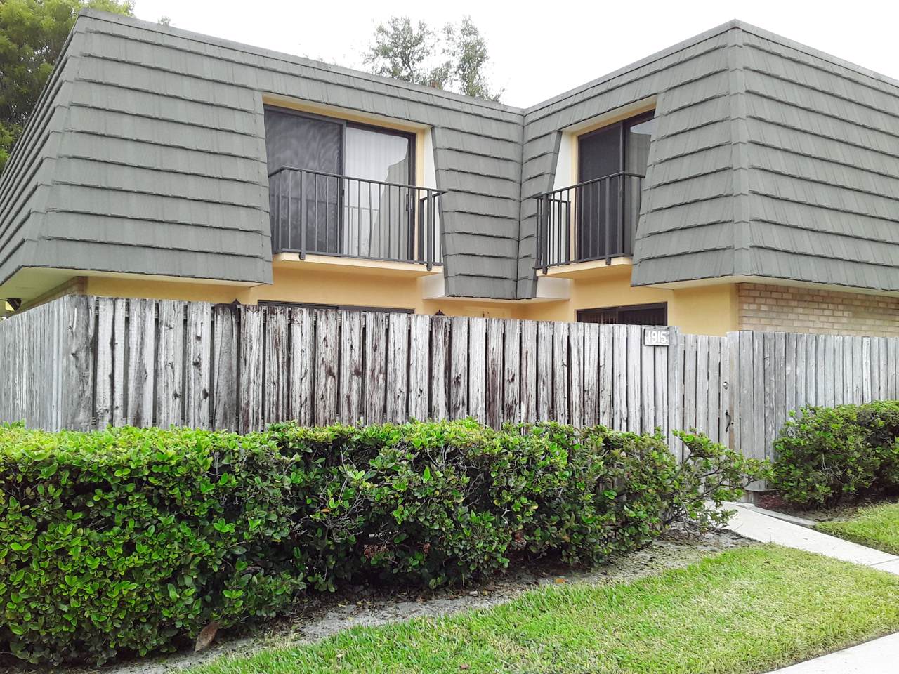 1915 19th Way - Photo 1