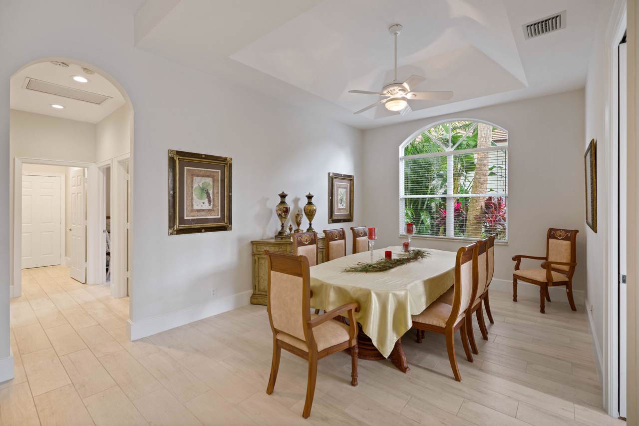 118 Village Way - Photo 1