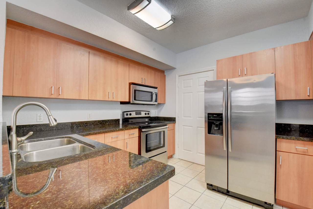 712 Belmont Lane - Photo 1