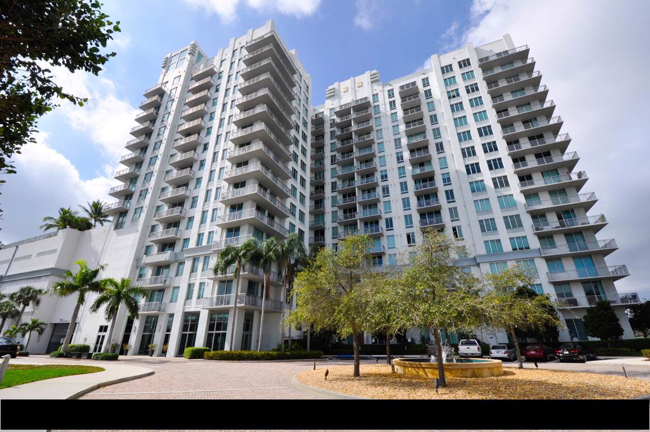 300 Australian Avenue - Photo 1