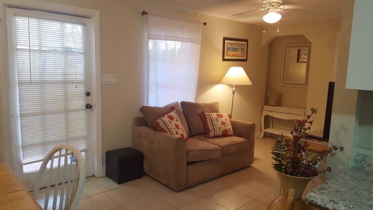 206 Edgewood Drive - Photo 1