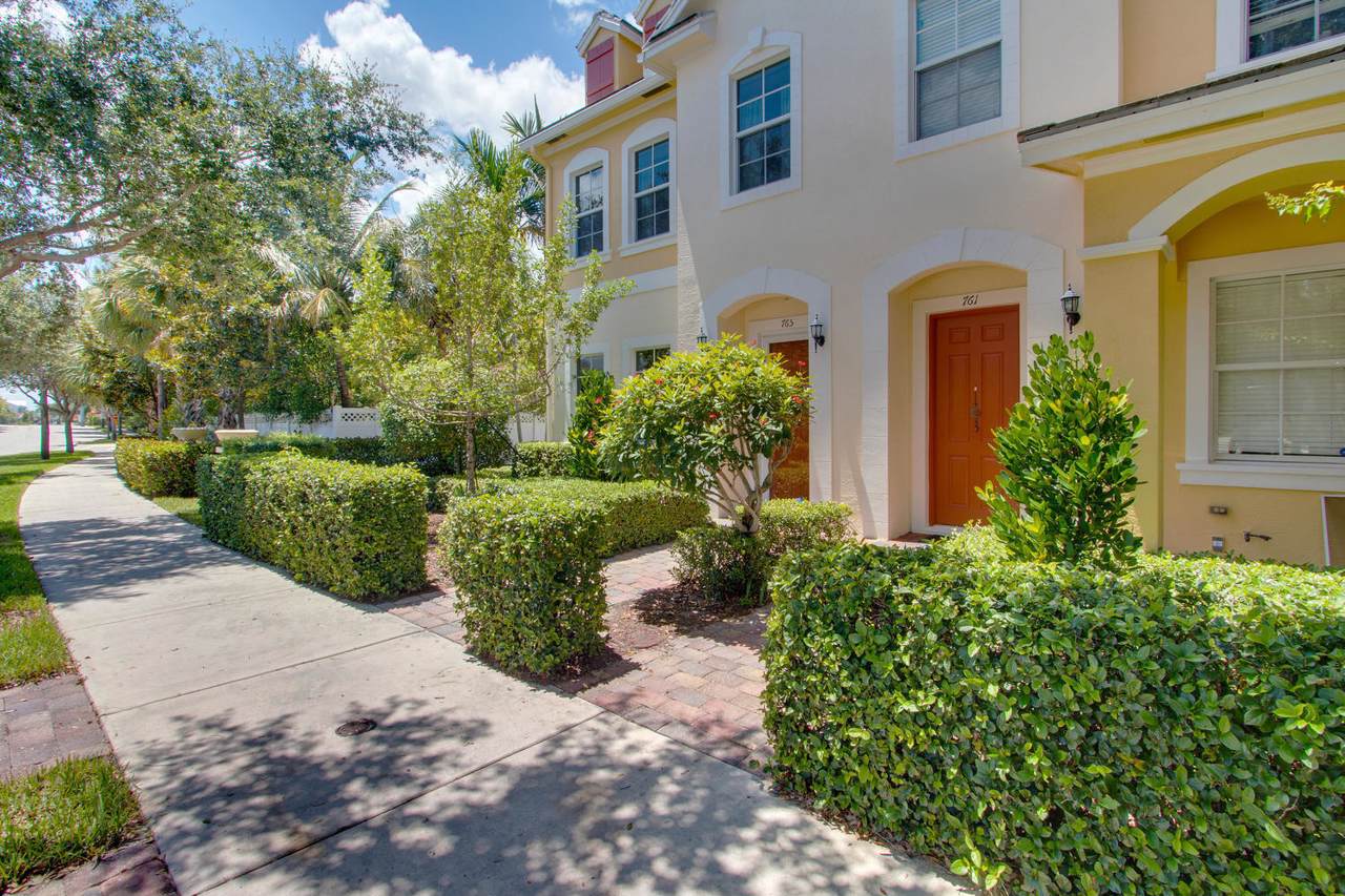 765 Dakota Drive - Photo 1