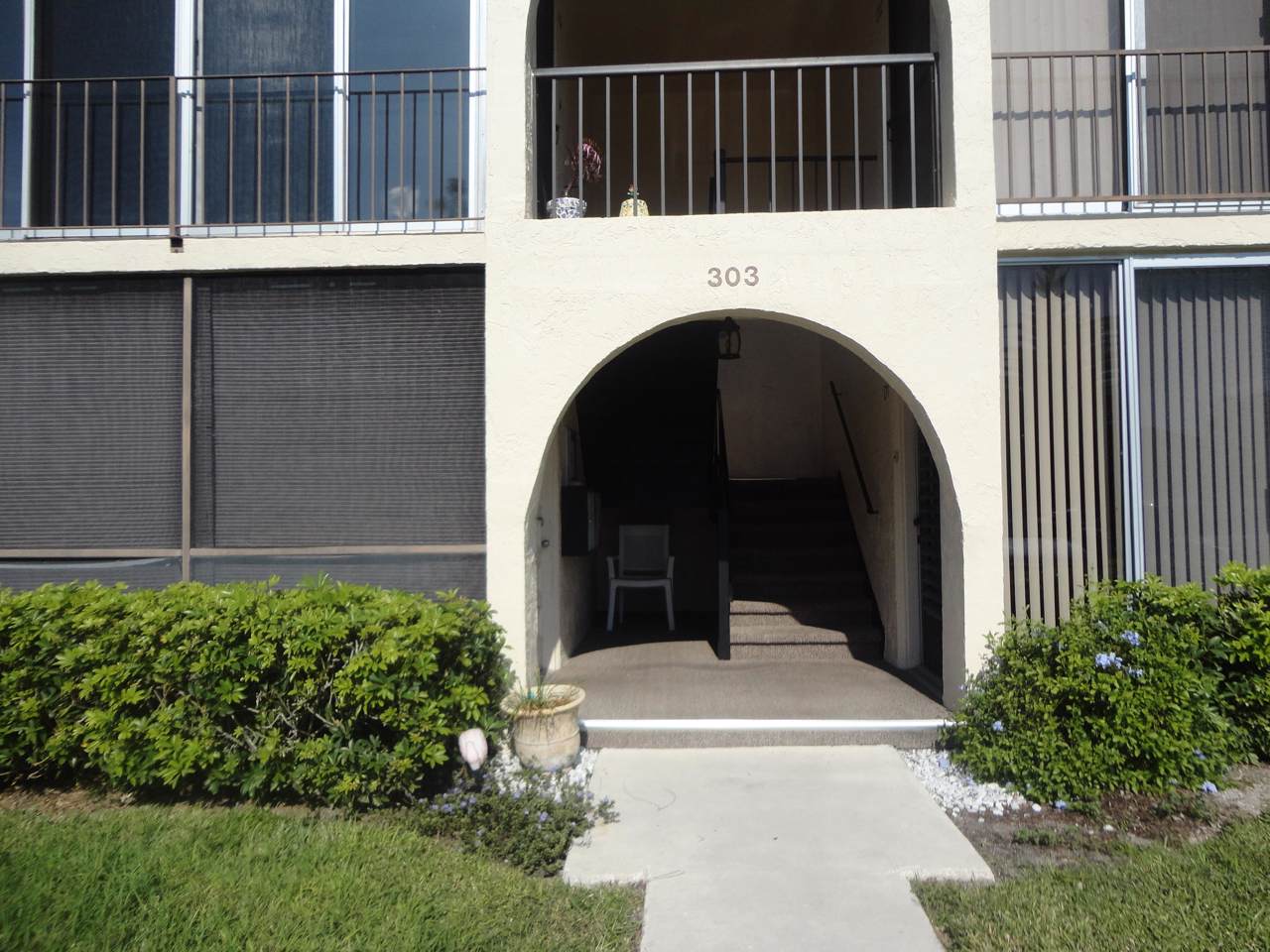 303 Knotty Pine Circle - Photo 1