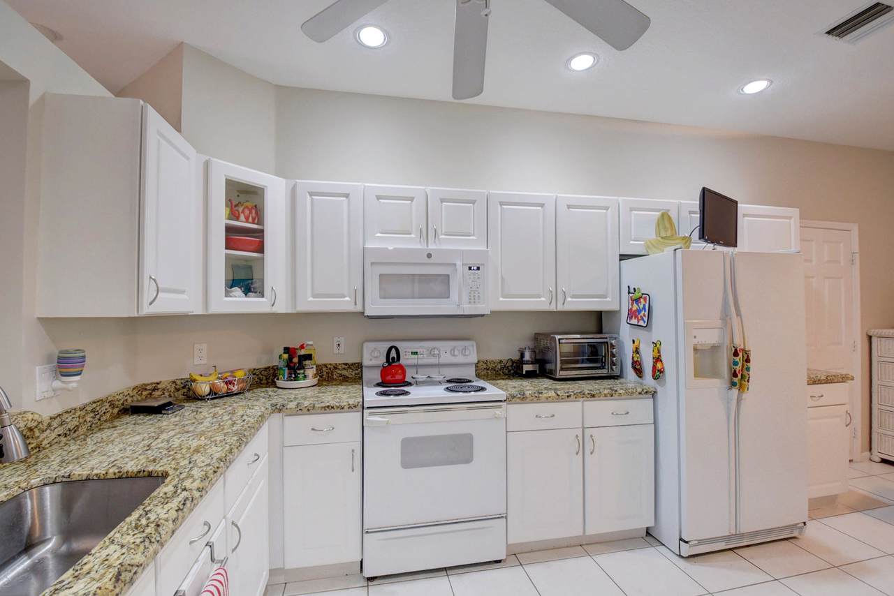 9668 Crescent View Drive - Photo 1