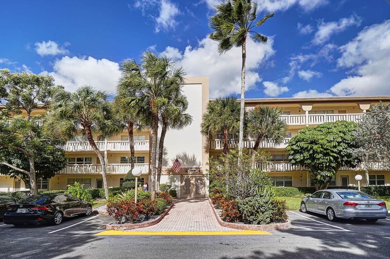 2905 Victoria Place - Photo 1