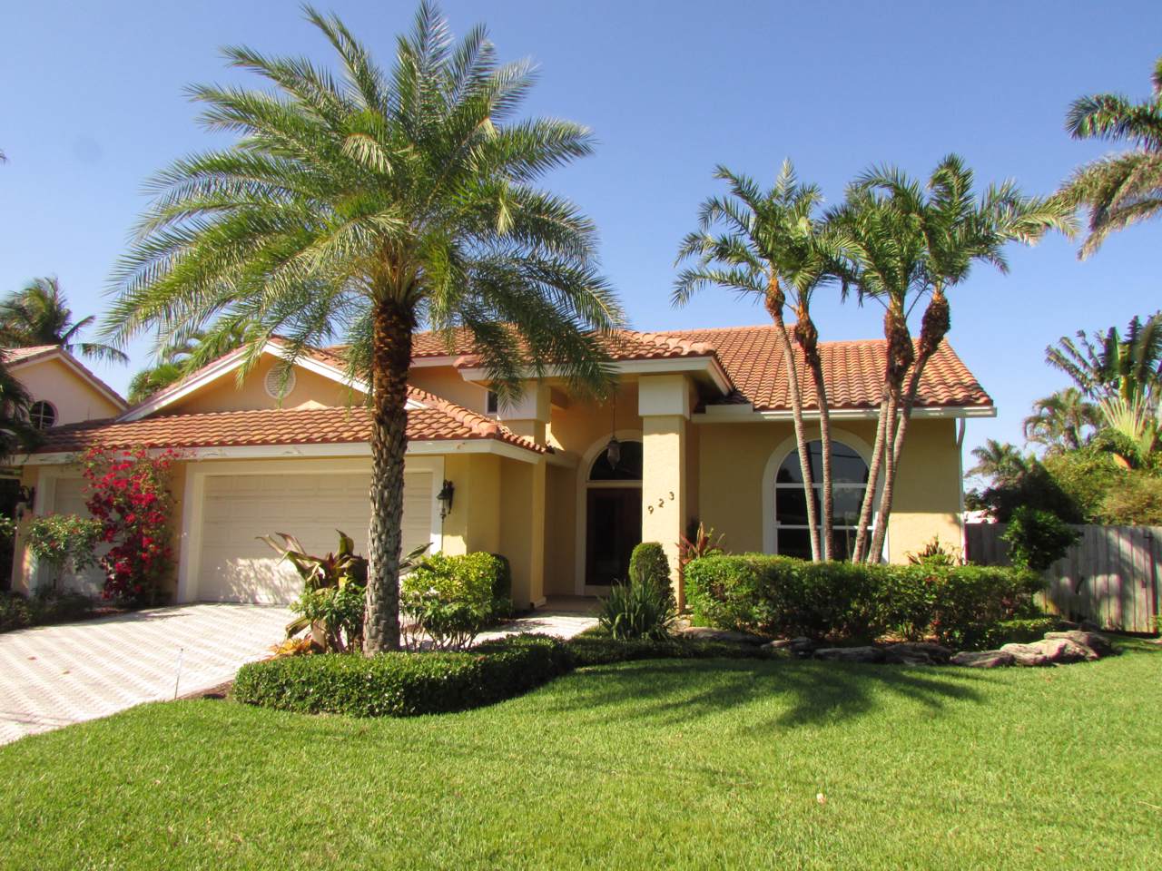 923 Dogwood Drive - Photo 1