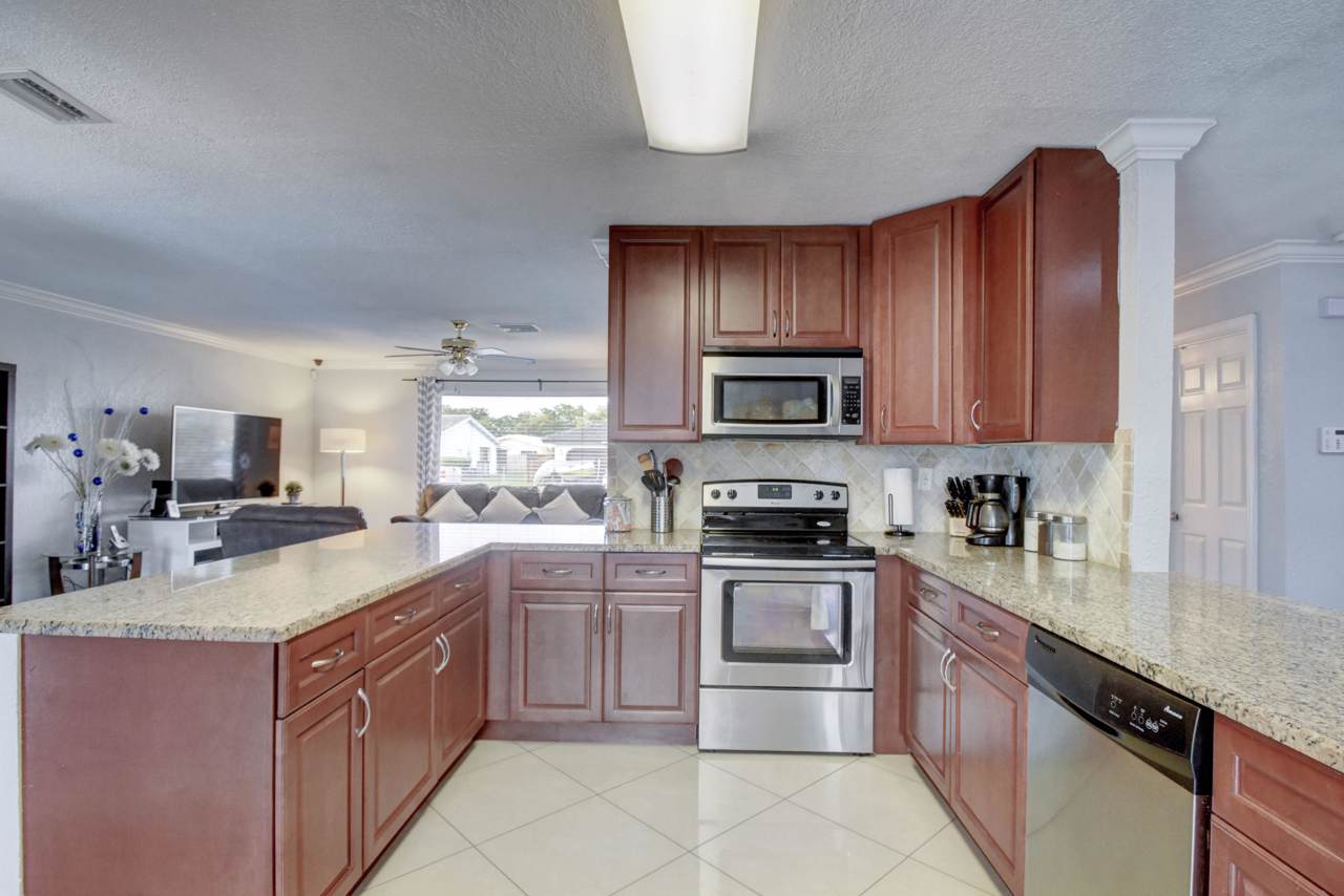 11040 44th Street - Photo 1