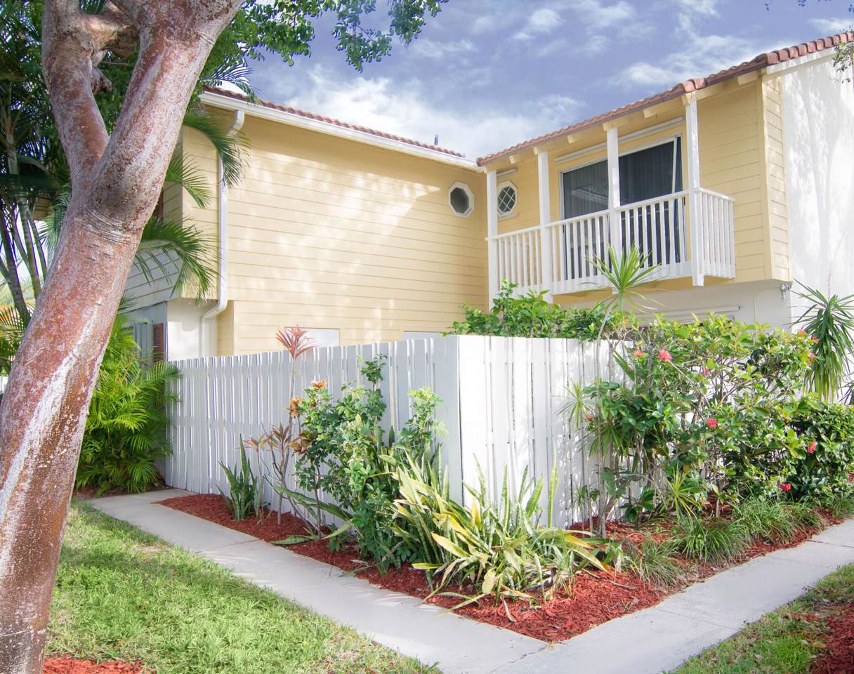 102 Seabreeze Circle - Photo 1
