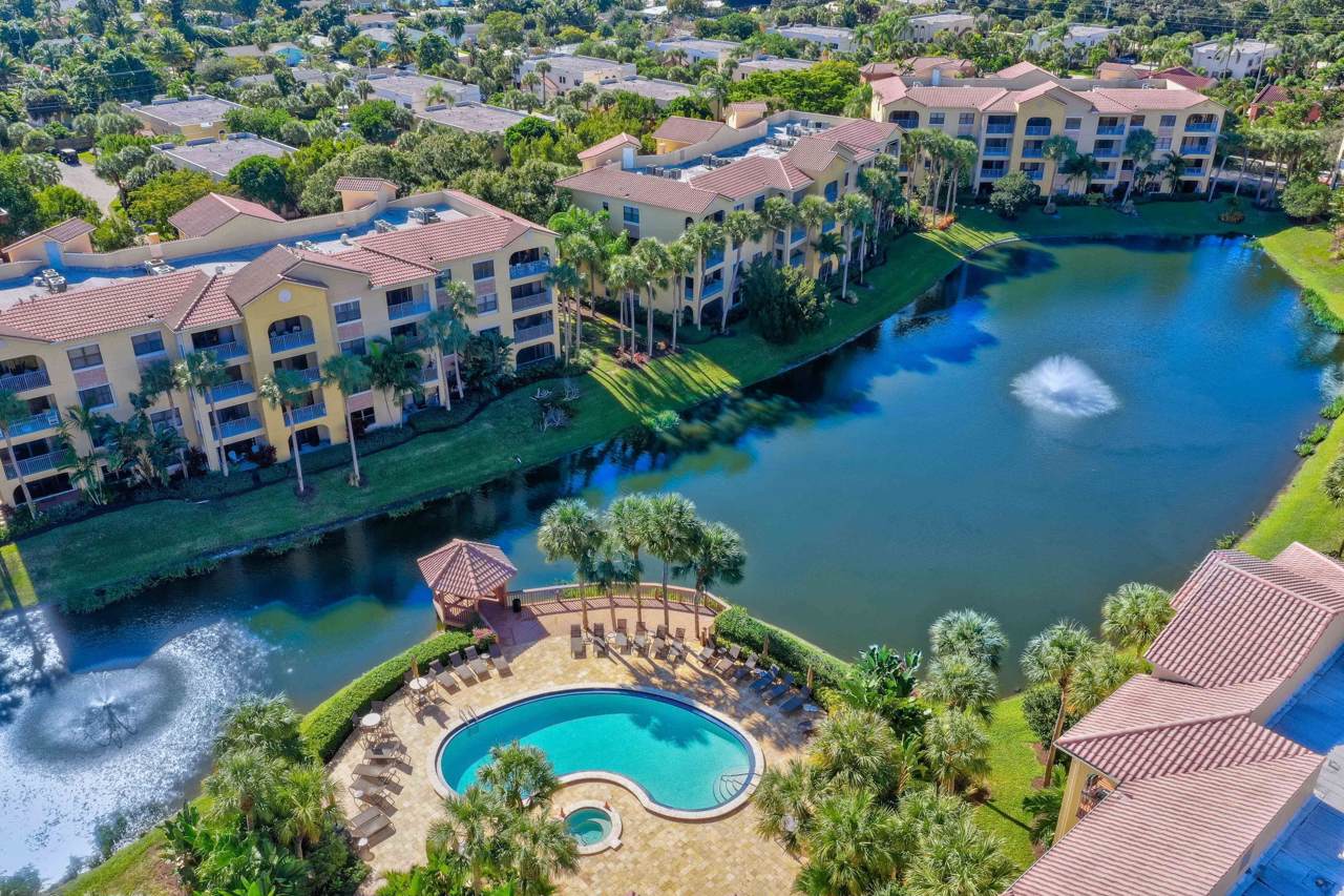 700 Uno Lago Drive - Photo 1