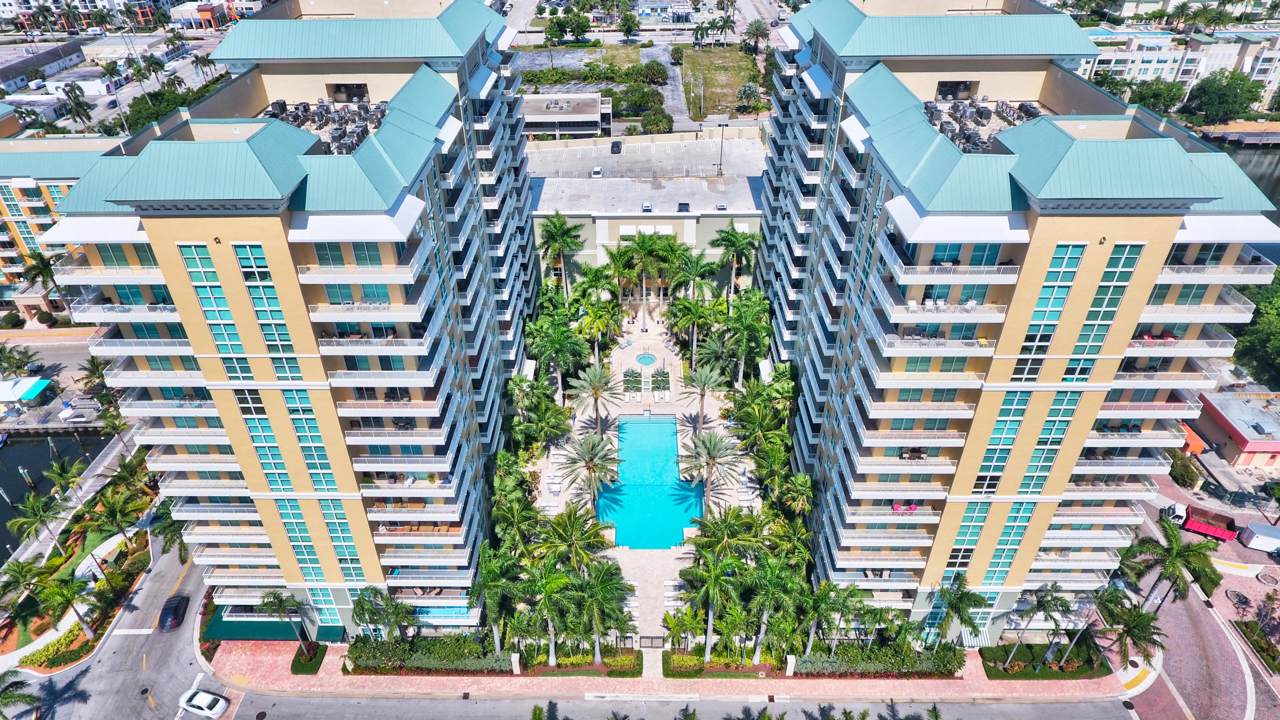625 Casa Loma Boulevard - Photo 1