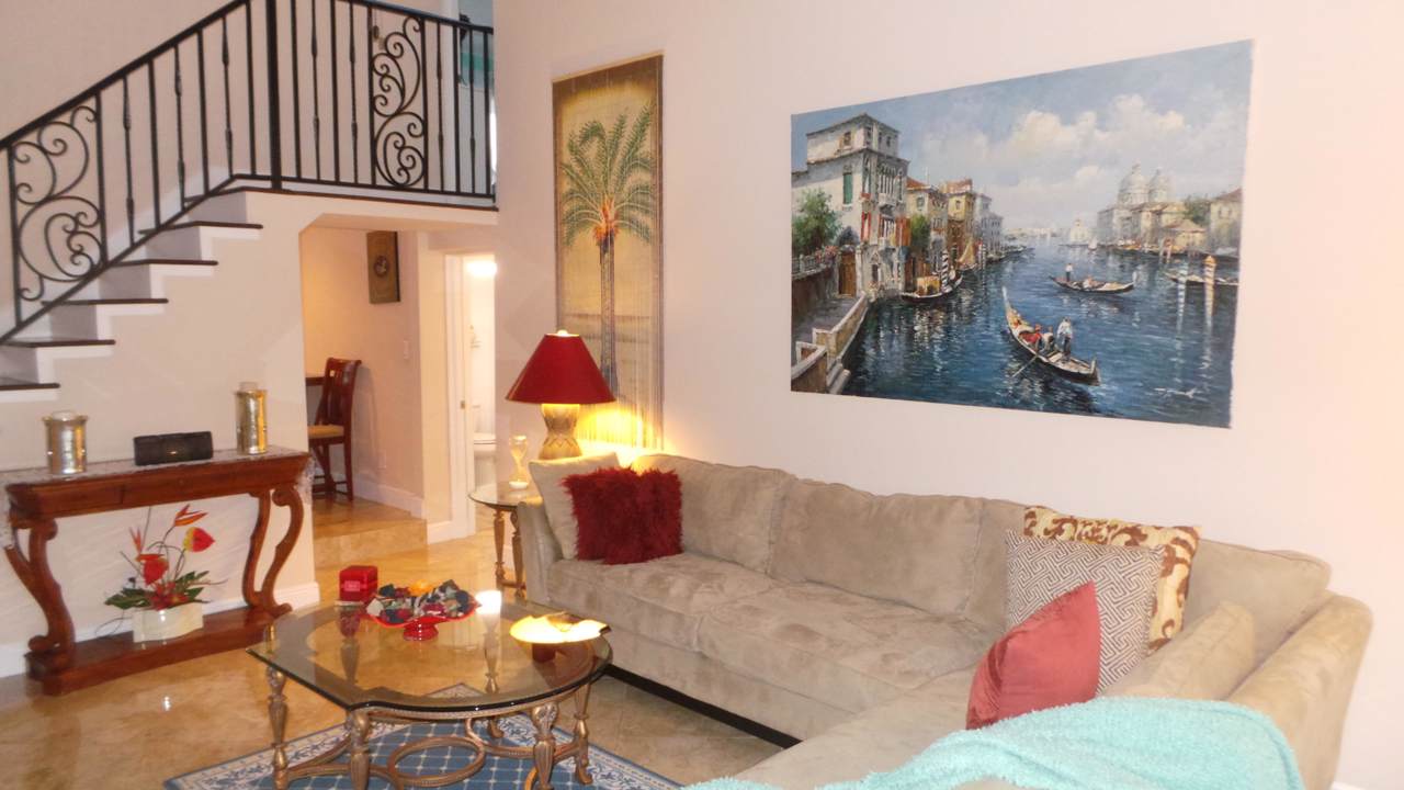832 Green Street - Photo 1