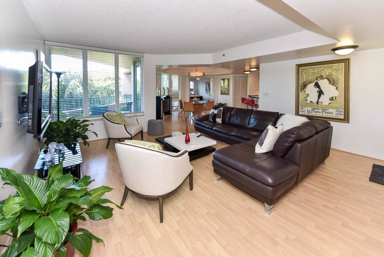 100 5th Avenue - Photo 1