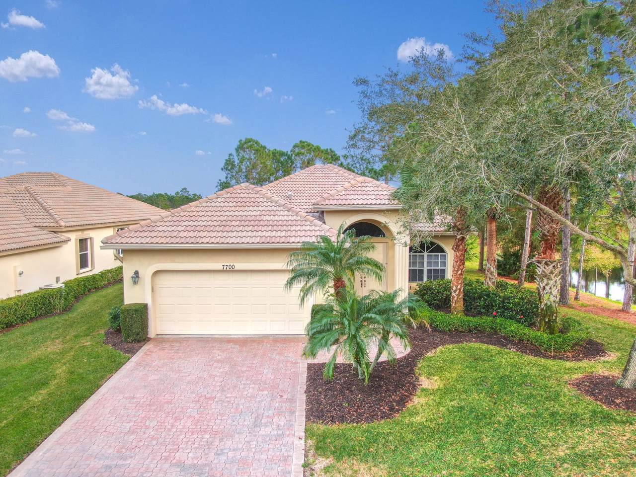 7700 Greenbrier Circle - Photo 1