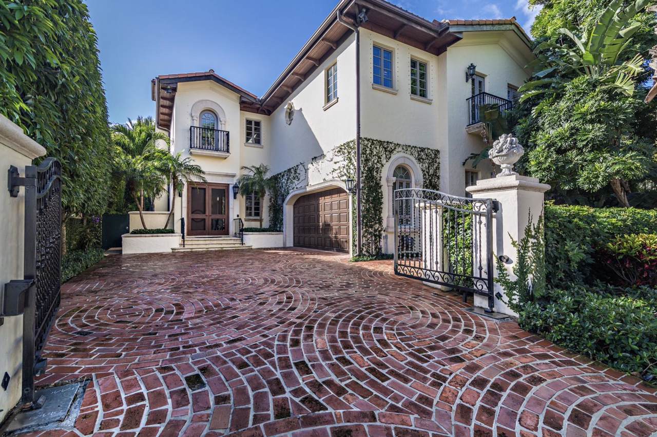 444 Brazilian Avenue - Photo 1