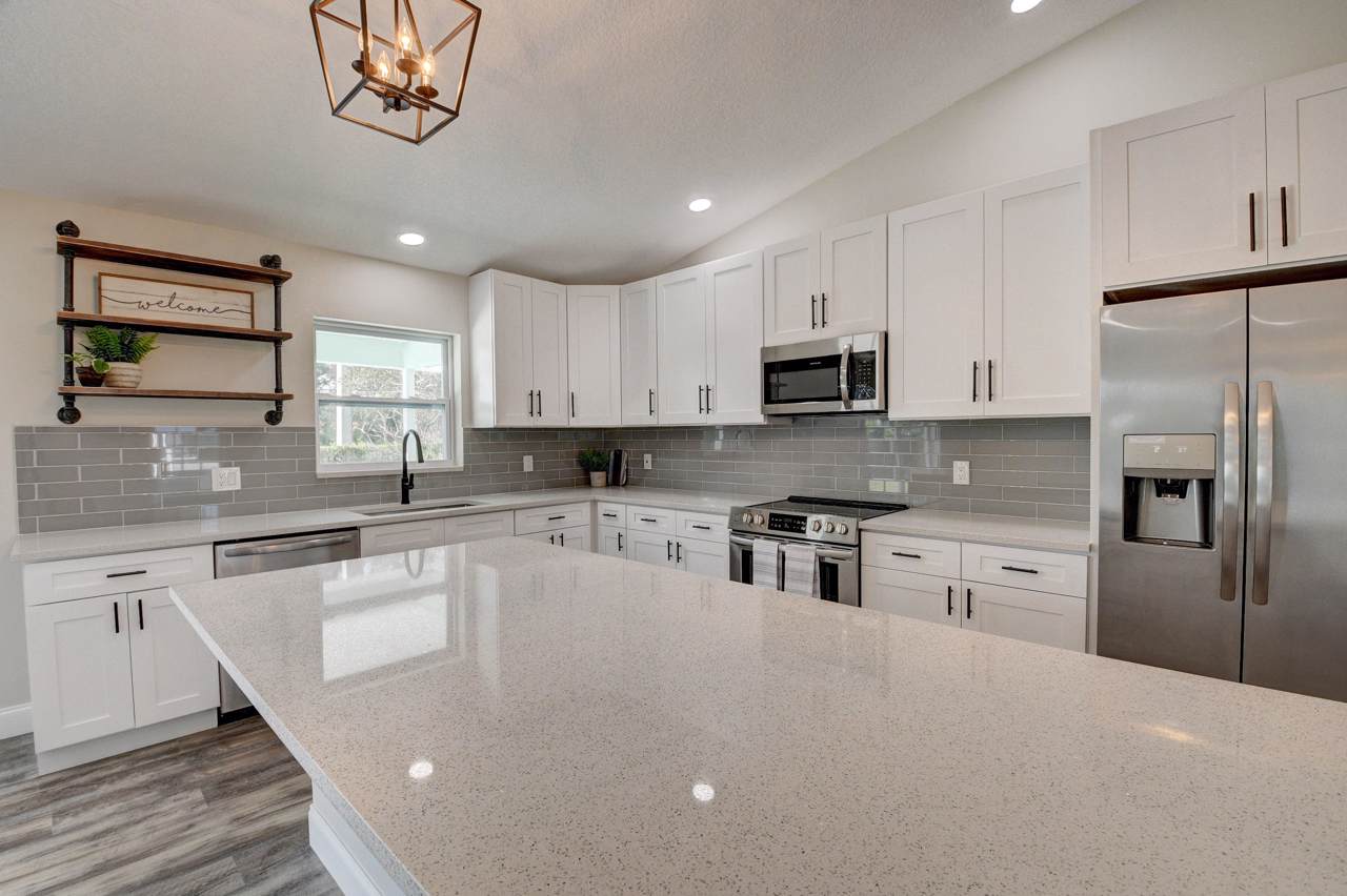 8 Redwood Court - Photo 1