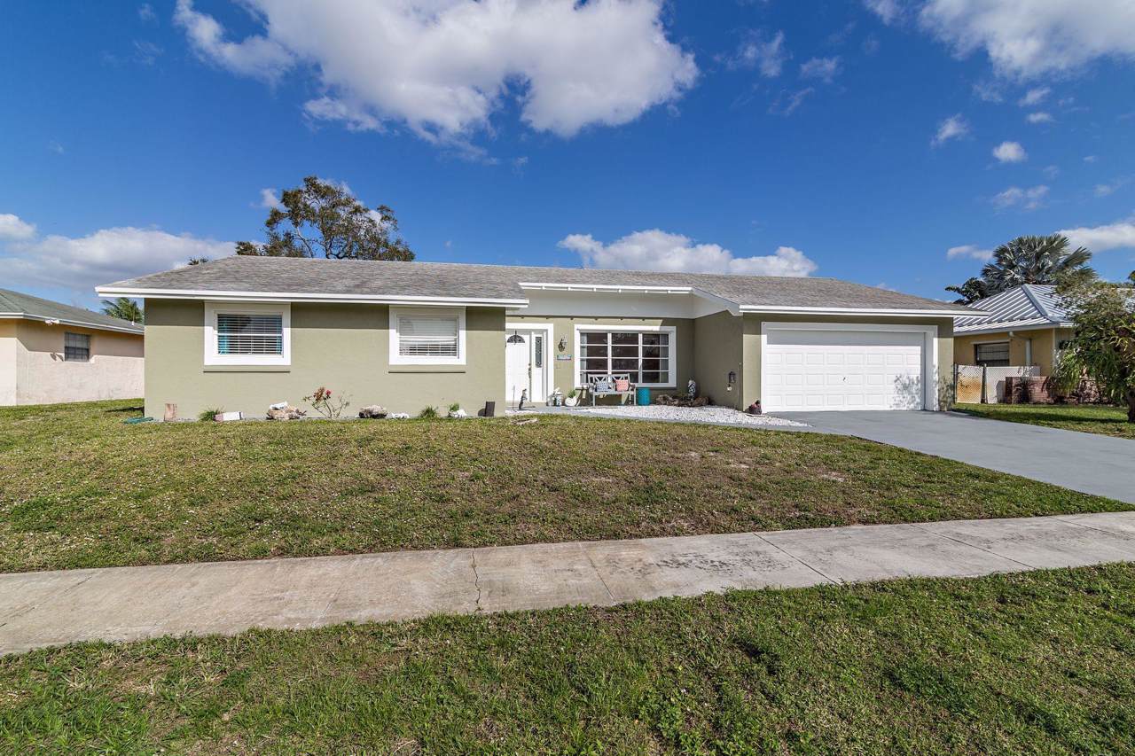 1493 Woodcrest Road - Photo 1