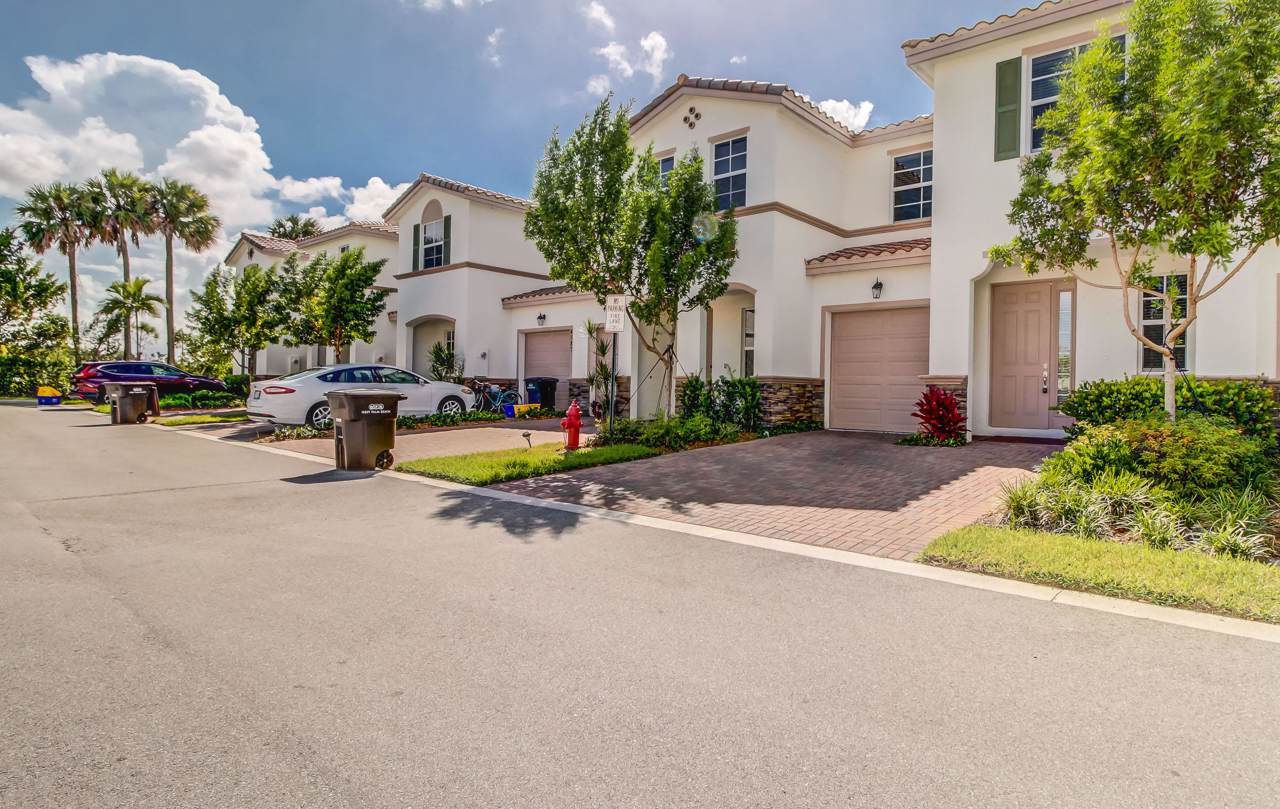 4583 Tara Cove Way - Photo 1