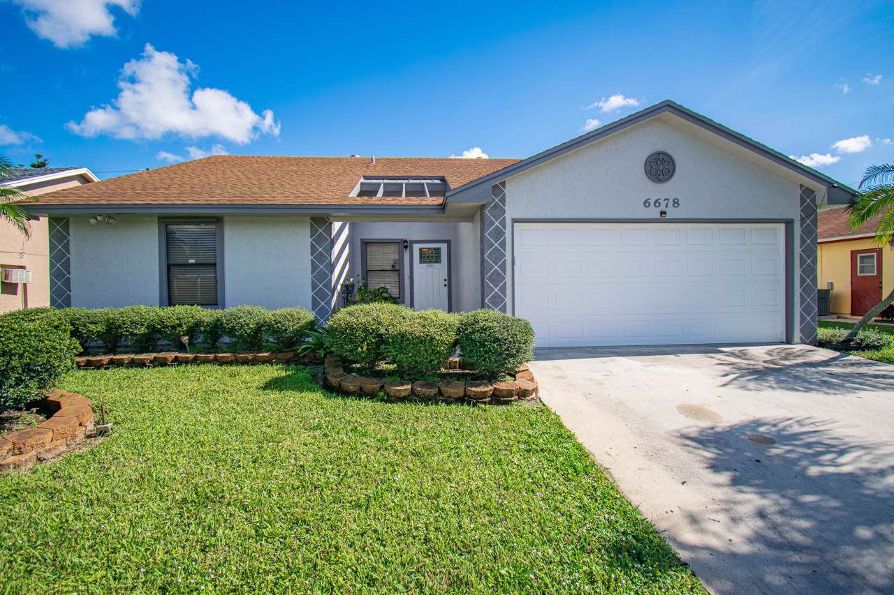 6678 Lawrence Woods Court - Photo 1