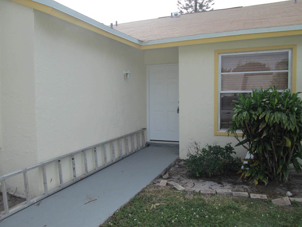 120 Pinewood Court - Photo 1