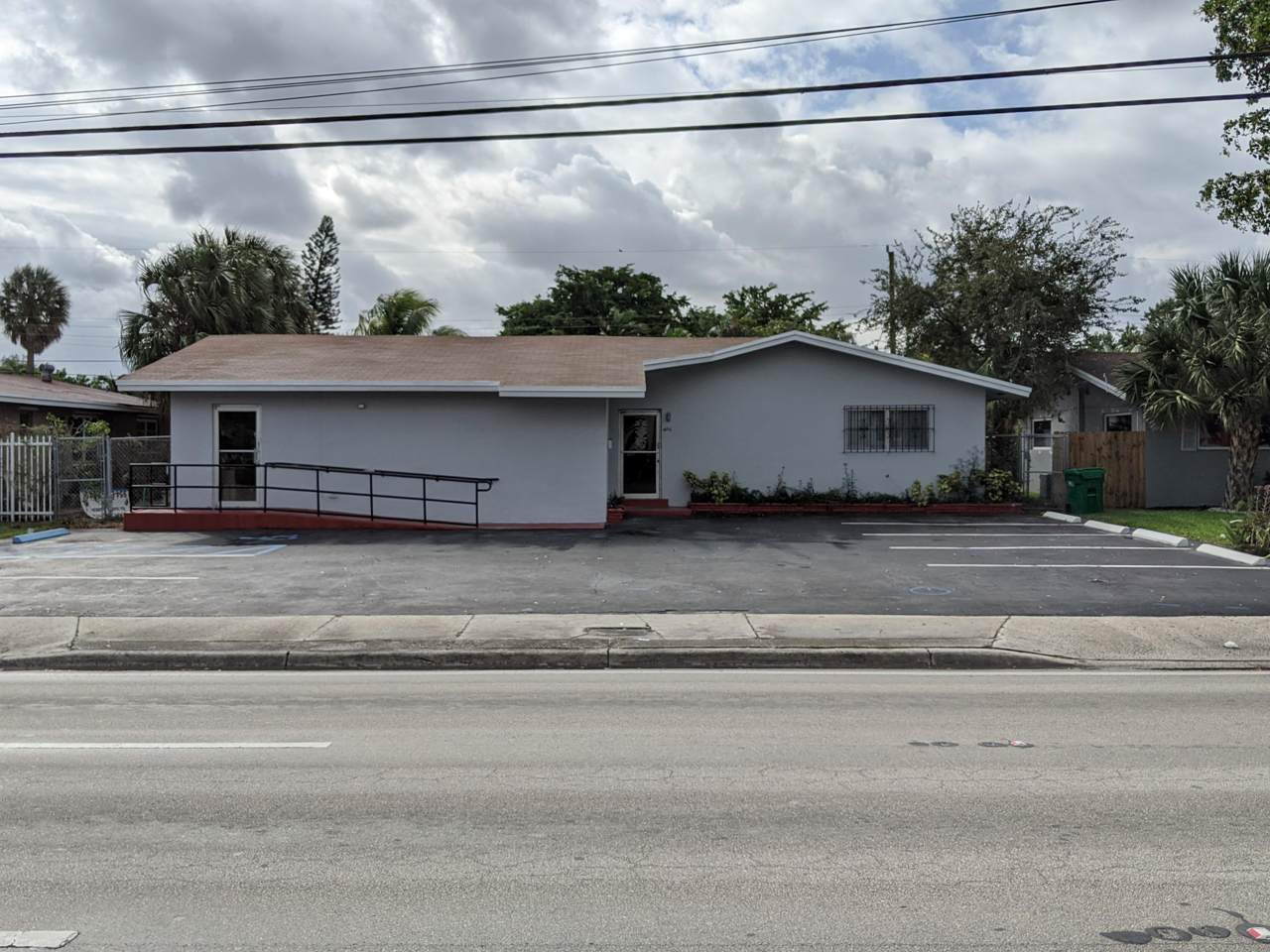 404 Oakland Park Boulevard - Photo 1