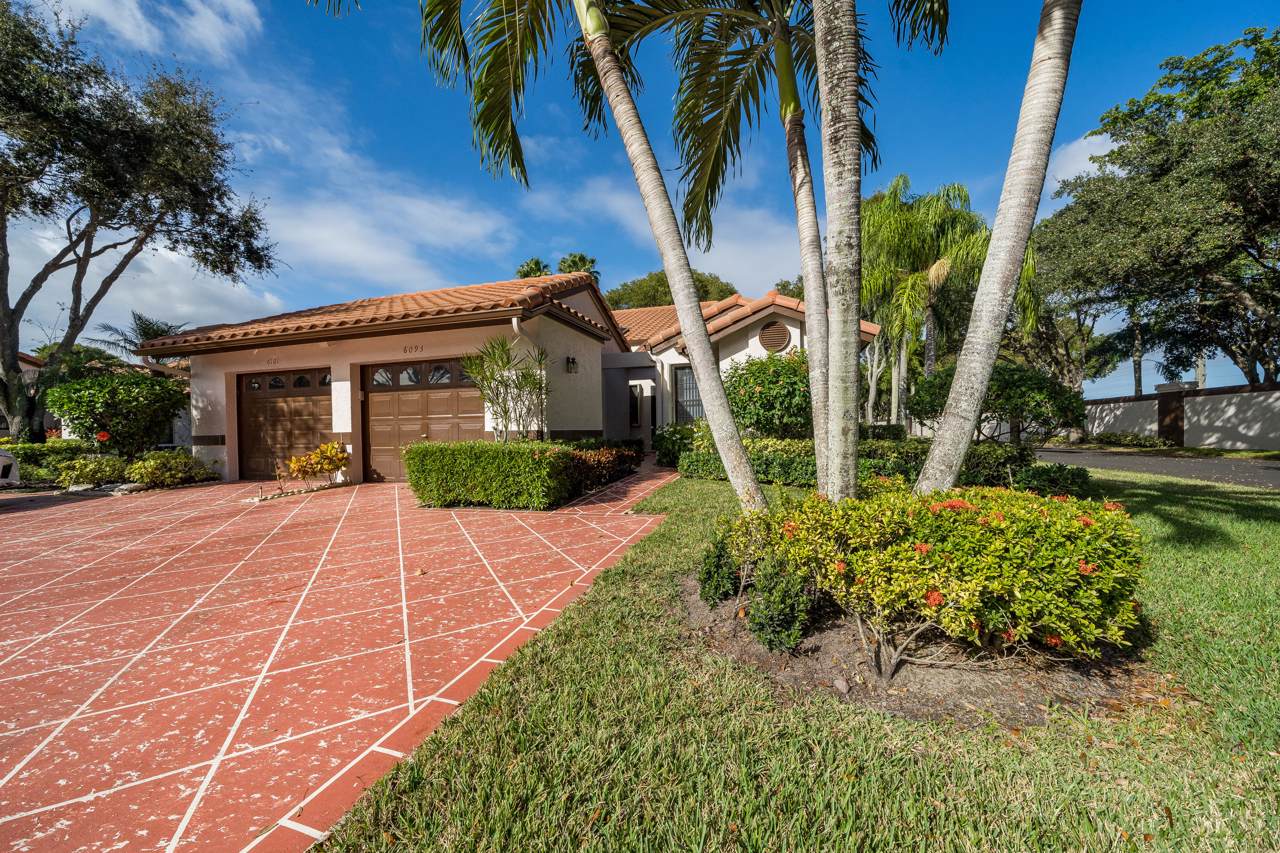 6093 Sunny Pointe Circle - Photo 1