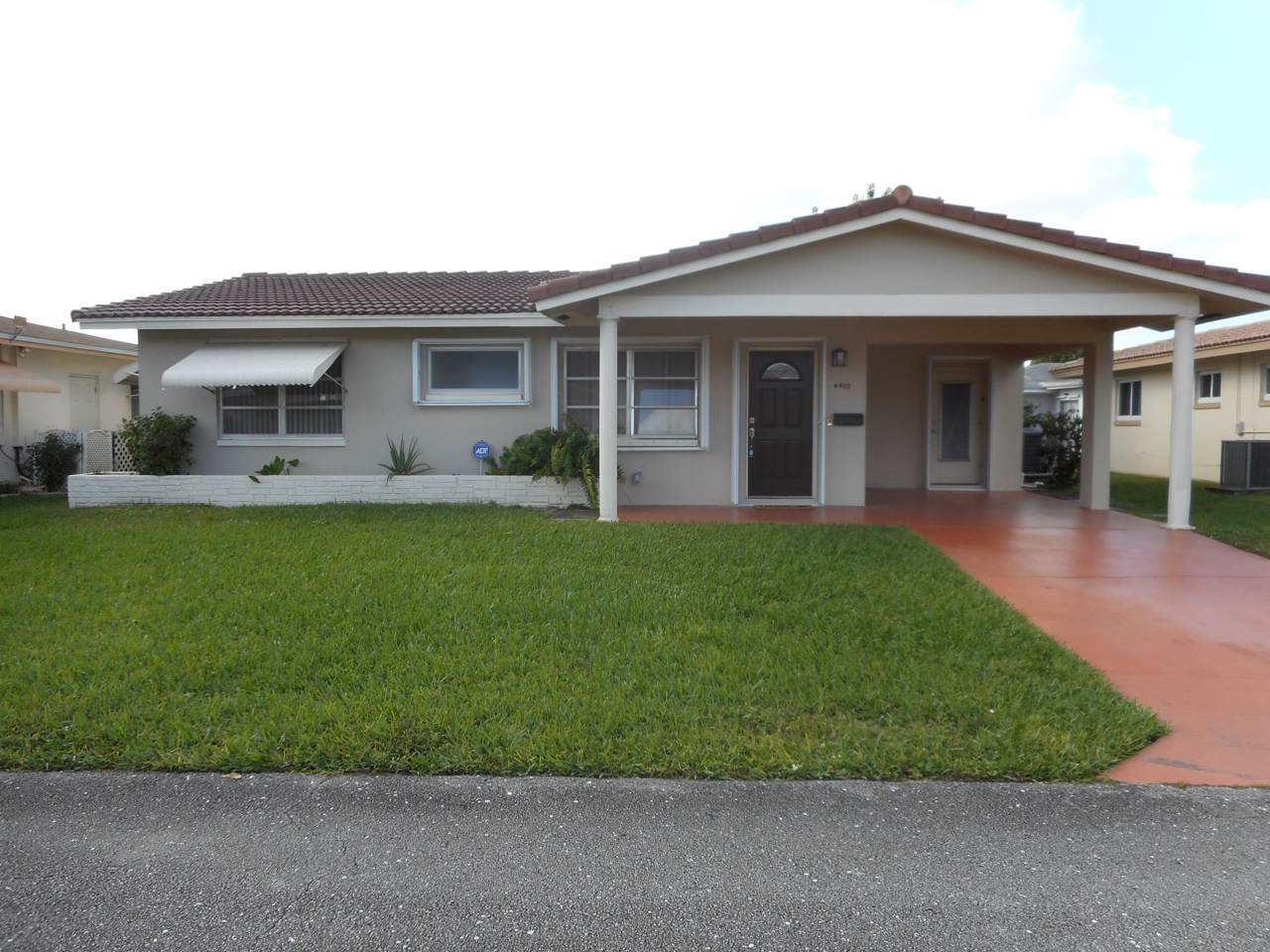 4405 43rd Avenue - Photo 1